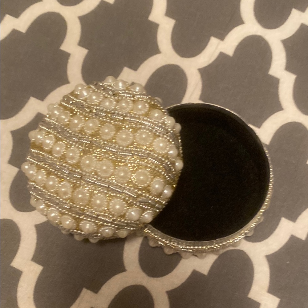Elegant Pearl and silver jewelry box